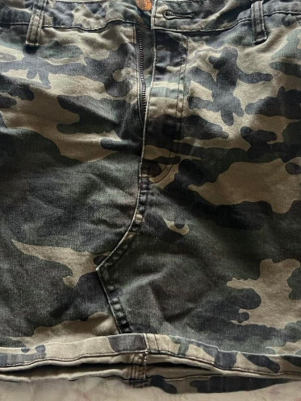 FOREVER 21 camouflage workwear short skirt